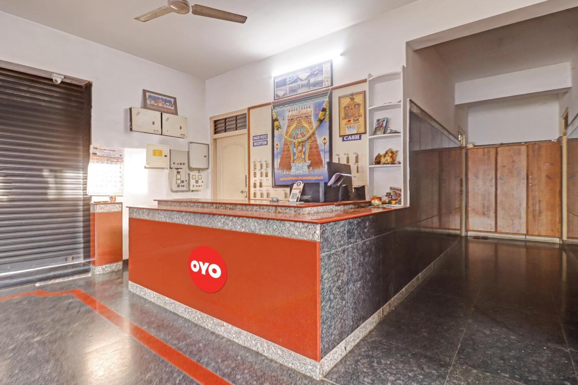 Oyo Flagship Amman Lodge Chennimalai Екстериор снимка