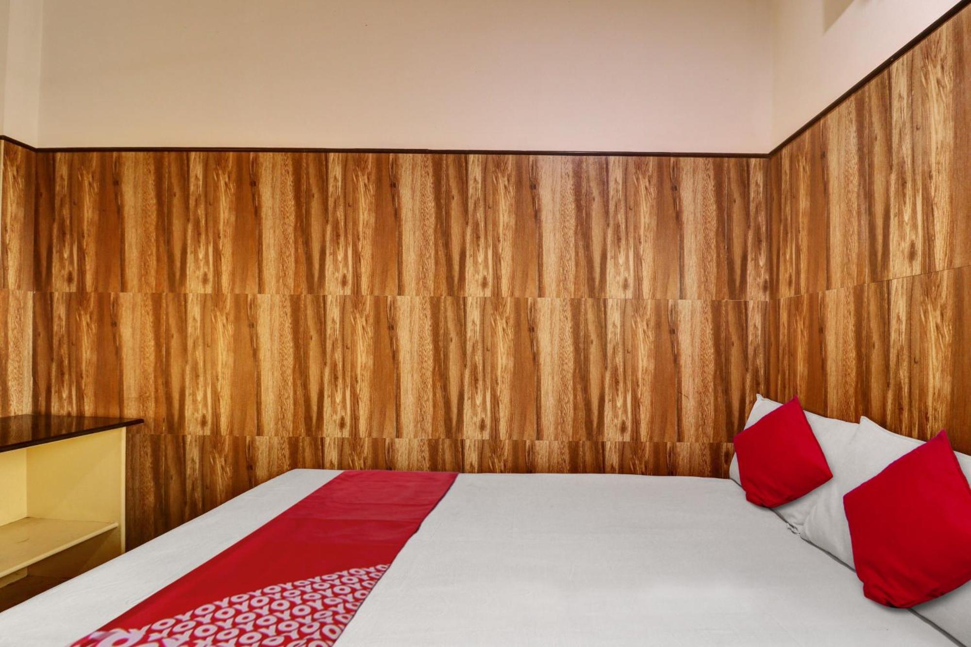 Oyo Flagship Amman Lodge Chennimalai Екстериор снимка